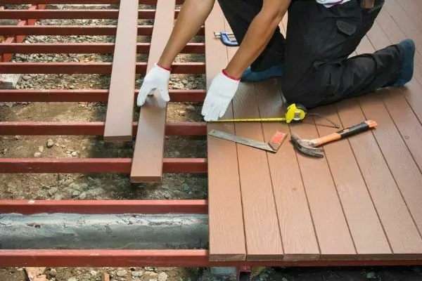 Why Hire Professional Deck Contractors - Zappa Deck Builder