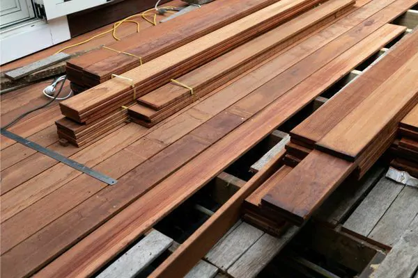 Decking Materials - Wood vs. Composite - Zappa Deck Builders